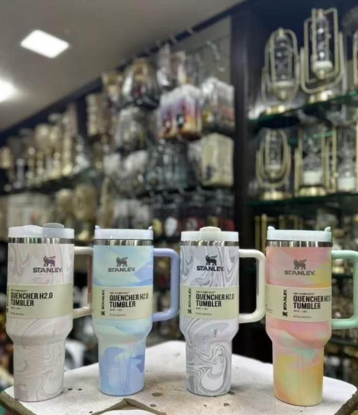 Stanley Quencher H2.0 Tumbler 40 oz – Iridescent Blue Tie-Dye Marble